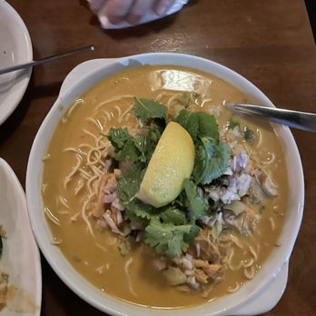 Queen Mother Cafe - Khao Soy Gai - Asian Fusion Near Me - Toronto, Ontario