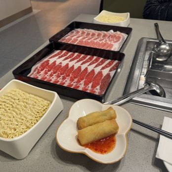 Haidilao Hotpot Flushing - Hot Pot Near Me - Flushing, New York