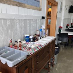 O’Kelly’s Bakery And Gourmet - Food service station