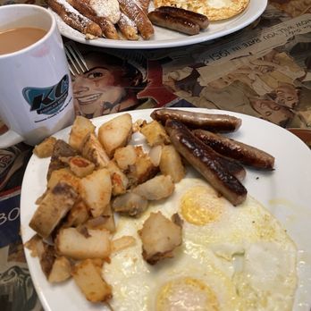 KC's American Kitchen - Eggs, sausage links and country potatoes - American Near Me - Windsor, California KC's American Kitchen - Eggs, sausage links and country potatoes - American Near Me - Windsor, California