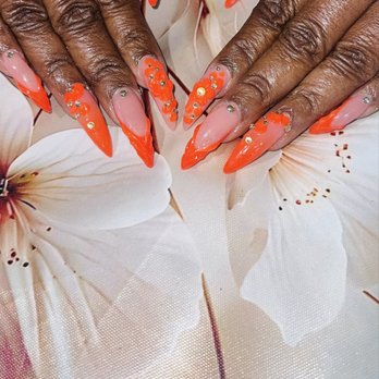 Vertigo Nail Lounge - Nail Technicians Near Me - Los Angeles, California Vertigo Nail Lounge - Nail Technicians Near Me - Los Angeles, California