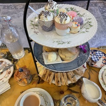 Brooklyn High Low - Classic Tea Service - Tea Rooms Near Me - Brooklyn, New York Brooklyn High Low - Classic Tea Service - Tea Rooms Near Me - Brooklyn, New York