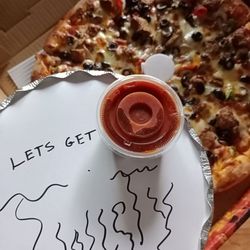 Sahara pizza - The Sahara and garlic twisty bread