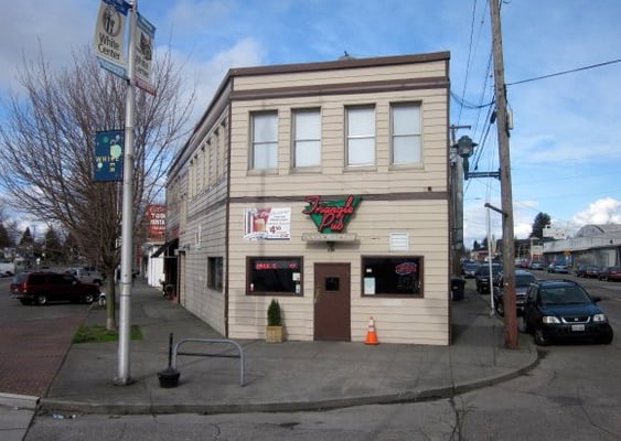 Max's Triangle Pub by null