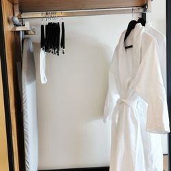 Hotel Indigo Seattle Everett Waterfront - ROBES FOR YOU