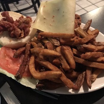 Lendy's Cafe - The chicken sandwich - Chicken Wings Near Me - Virginia Beach, Virginia