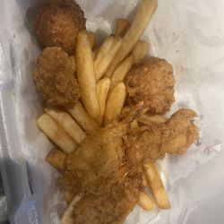 King's Seafood - Fried shrimp, scallops and fries
