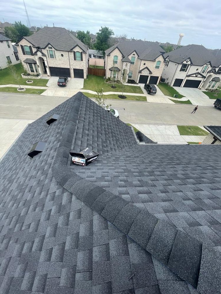 Slide of Vasquez Leon Roofing