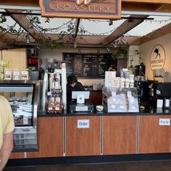 Coyotes Coffee Roaster - Service