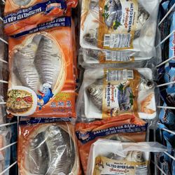Kim Long Market - Small snapshot of the fish they sell