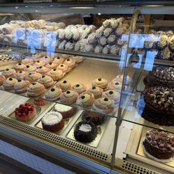 St Phillips Fine Bakeries - Pastries & cakes