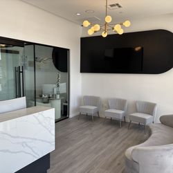 Select Dental Lounge - Waiting room