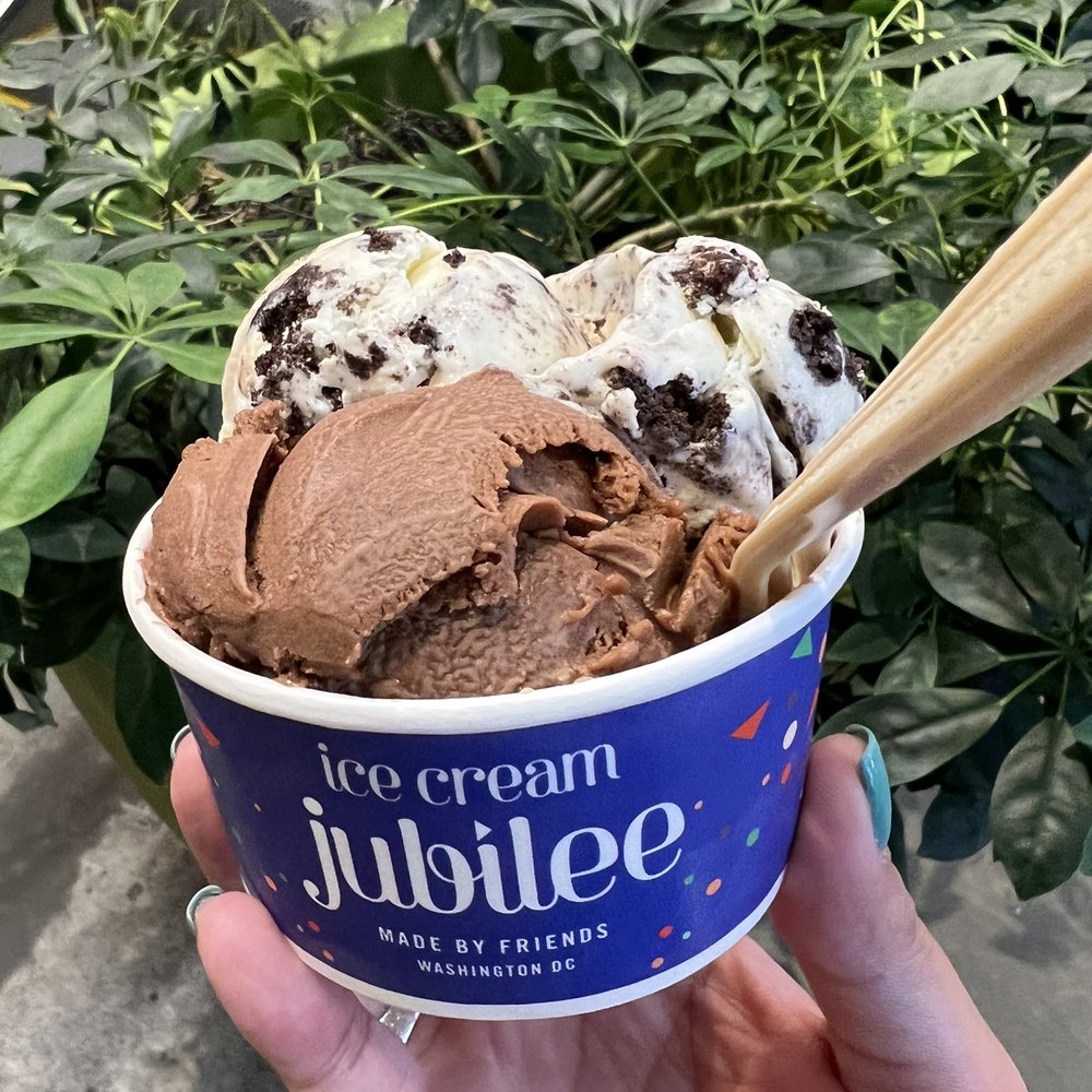 Ice Cream Jubilee - Chocolate peanut butter (seasonal flavor) and cookies & cookie dough - Ice Cream & Frozen Yogurt Near Me - Arlington, Virginia