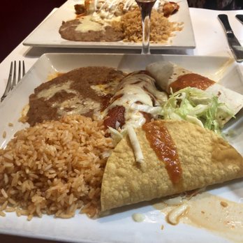 Margaritas Cafe - Combination meal: Taco, chicken and beef burrito - Mexican Near Me - Wantagh, New York