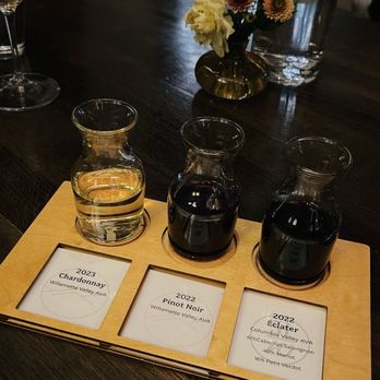 Amaterra Winery - Wine Tasting Room Near Me - Portland, Oregon