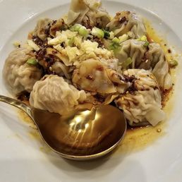 Red Oil Wonton / 紅油抄手