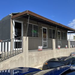 La Otra Esquina - Entrada al local