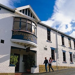 Hobart Walking Tours - Historic Shipwright's Arms Hotel, Battery Point