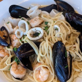 Mussels & More - Linguini Seafood with White Wine - Seafood Near Me - Brooklyn, New York Mussels & More - Linguini Seafood with White Wine - Seafood Near Me - Brooklyn, New York
