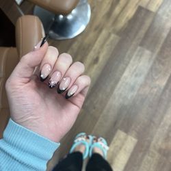 Four Season Nails