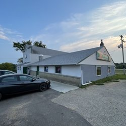 St Patrick's Tavern & Restaurant - Photo of bar/restaurant