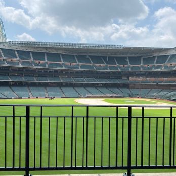Daikin Park - Stadiums & Arenas Near Me - Houston, Texas