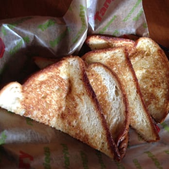 Applebee's Grill + Bar - Garlic toast - American Near Me - Fargo, North Dakota