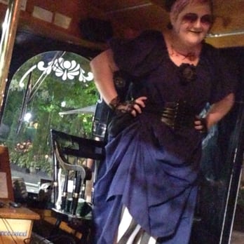 Ghosts & Gravestones - Mumsie Bleakly - Historical Tours Near Me - Boston, Massachusetts