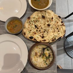 Meraz - Daal gosht, garlic naan, chicken biryani