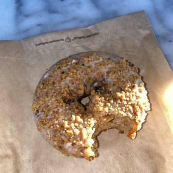 Boxwood Coffee - Coffee cake donut - Coffee & Tea Near Me - Summit, New Jersey