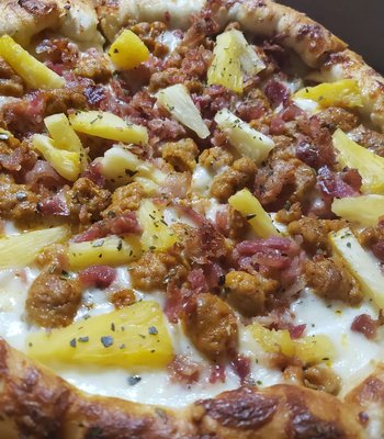 Mama's Pizza by null