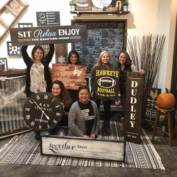 Board & Brush - Paint & Sip Near Me - Clive, Iowa