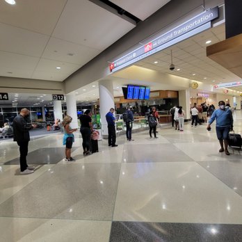 Dunkin' - Long line waiting for coffee and drinks at 5 am - Coffee & Tea Near Me - Philadelphia, Pennsylvania Dunkin' - Long line waiting for coffee and drinks at 5 am - Coffee & Tea Near Me - Philadelphia, Pennsylvania