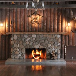 Lodge Mantle