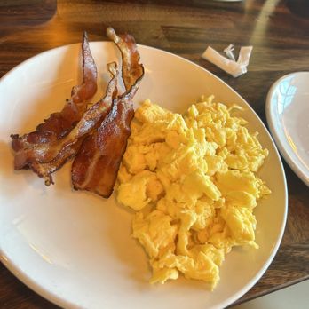 Mimosas - Scrambled eggs and bacon - Breakfast & Brunch Near Me - Myrtle Beach, South Carolina