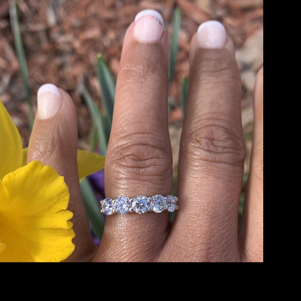 HR JEWELERS Updated August 2024 333 Washington St, Boston