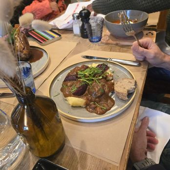 Restaurant Stadthaus - Beef stew - Swiss Food Near Me - Unterseen, BE Restaurant Stadthaus - Beef stew - Swiss Food Near Me - Unterseen, BE