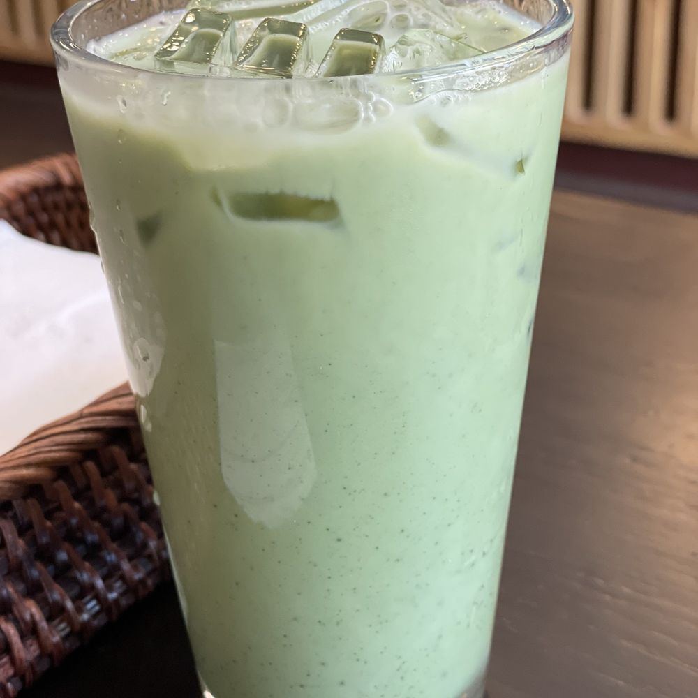 Ice matcha latte