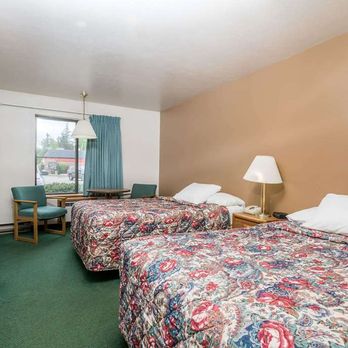 Super 8 by Wyndham Shawano - Guest room - Hotels Near Me - Shawano, Wisconsin Super 8 by Wyndham Shawano - Guest room - Hotels Near Me - Shawano, Wisconsin