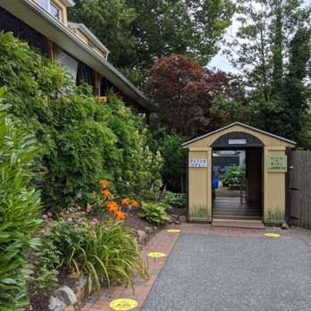 Bellefonte Cafe - the entrance to the restaurant - American Near Me - Wilmington, Delaware