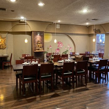 Bahn Thai Restaurant - Seating Area - Thai Near Me - Seattle, Washington Bahn Thai Restaurant - Seating Area - Thai Near Me - Seattle, Washington