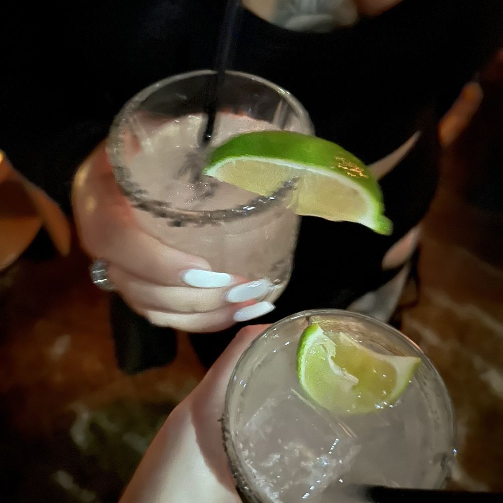 Medium Cool Cocktail Lounge - margaritas - Cocktail Bars Near Me - Miami Beach, Florida Medium Cool Cocktail Lounge - margaritas - Cocktail Bars Near Me - Miami Beach, Florida
