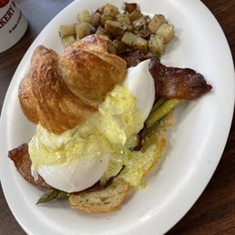 Eggs Benedict
