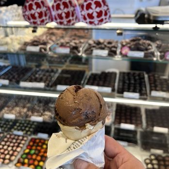 Kilwins Ice Cream - Chocolate - Fudge - Ice Cream & Frozen Yogurt Near Me - Washington, DC, District of Columbia Kilwins Ice Cream - Chocolate - Fudge - Ice Cream & Frozen Yogurt Near Me - Washington, DC, District of Columbia