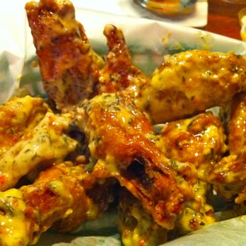 Buffalo's Reef - Garlic Parmesan Wings! - Burgers Near Me - Fort Walton Beach, Florida