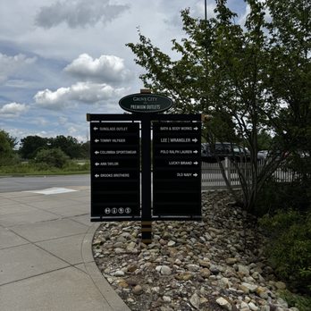 Grove City Premium Outlets - Shopping Centers Near Me - Grove City, Pennsylvania