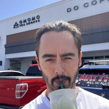 OMOMO Tea Shoppe  - Uji Green Milk Tea - Bubble Tea Near Me - Brea, California