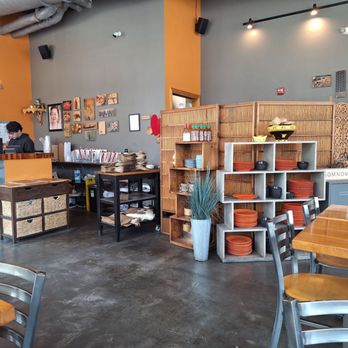 NOM NOM Restaurant & Grill - Vietnamese Near Me - Vancouver, Washington