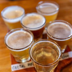 Lucky Labrador Beer Hall - Flight of beer