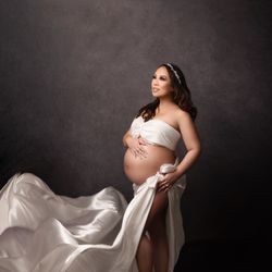 Babies & Bumps Photography - Glamour maternity